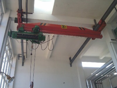 Electric single-girder crane 1